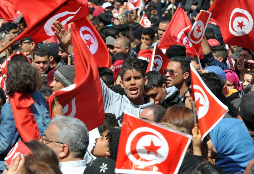Tunisian govt unveils social programs after week of unrest Tunisian govt unveils social programs after week of unrest