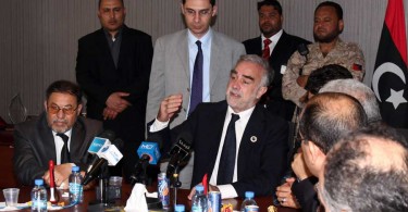 International Criminal Court prosecutor Luis Moreno-Ocampo meets with local councilors in the town of Misrata, on April 20, 2012. (Photo: MAHMUD TURKIA/AFP/Getty Images)